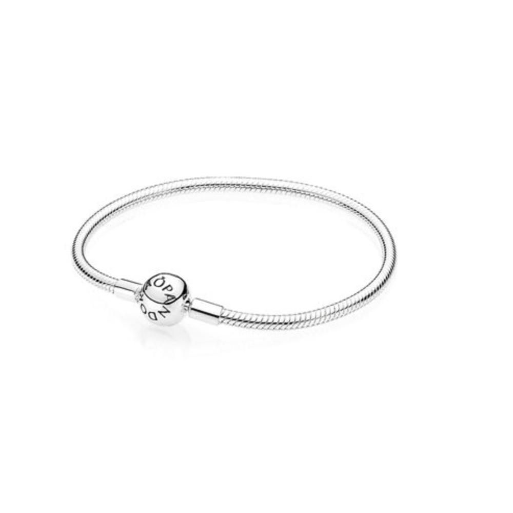Pandora Smooth Silver Clasp Bracelet.